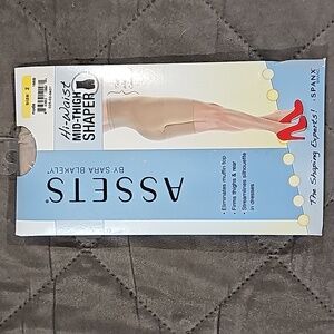 Assets by SPANX Hi Waist Mid Thigh Nude Shaper Size 2